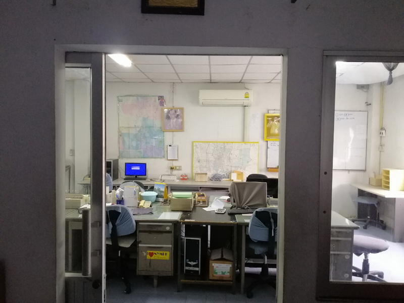 🚩H1085 ขายที่ดิน+โกดัง+บ้านพักคนงาน+บ้านเดี่ยว เนื้อที่ 4ไร่ 8ตารางวา อยู่ซอยท่าอิฐ ทำเลดี ห่างถนนราชพฤกษ์เพียง 1 กิโลเมตร เหมาะทำโกดังสินค้าและพักอาศัย