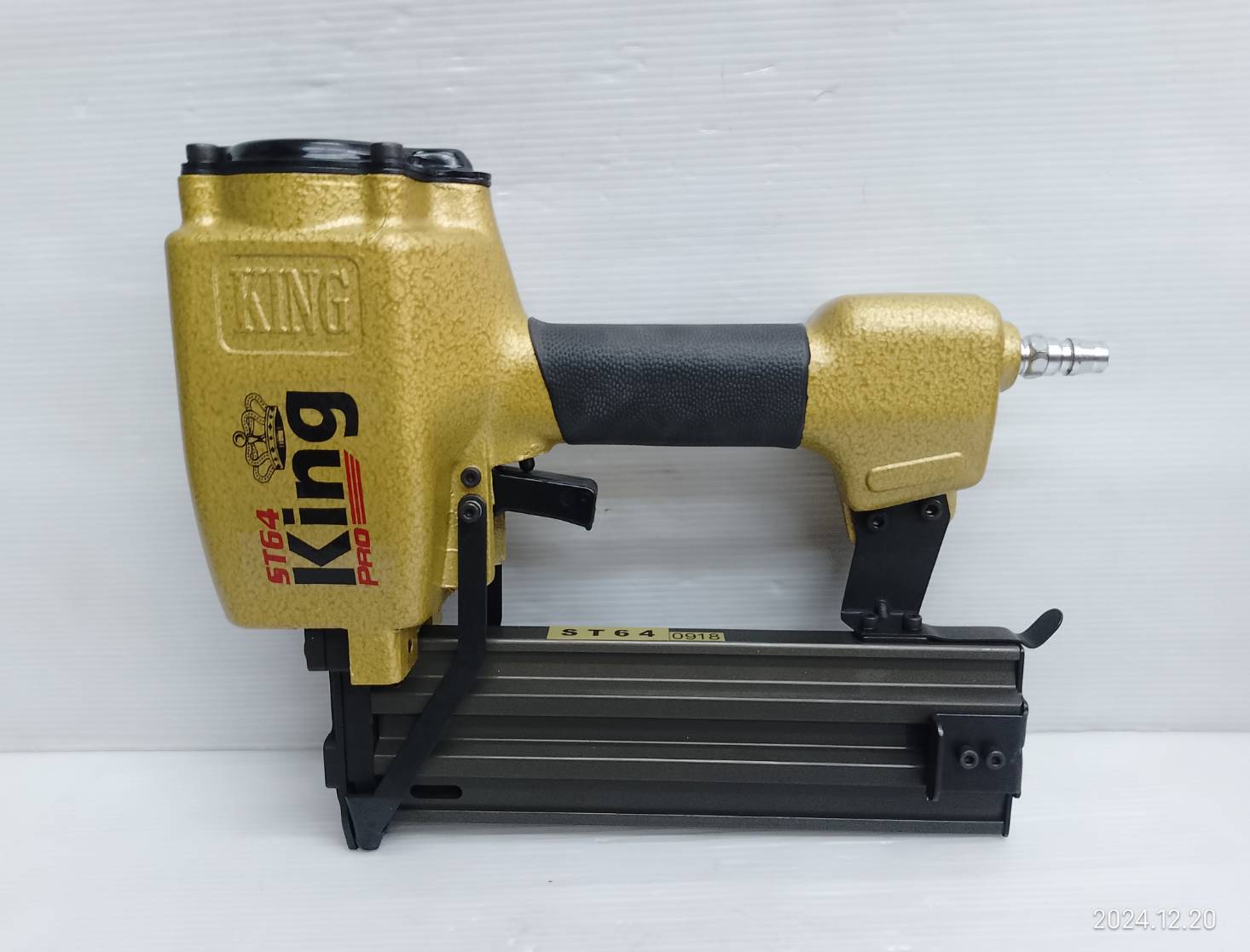 แม็กยิงตะปูลมคอนกรีต-ไม้ ขาเดี่ยว ST-64 KING (Taiwan)