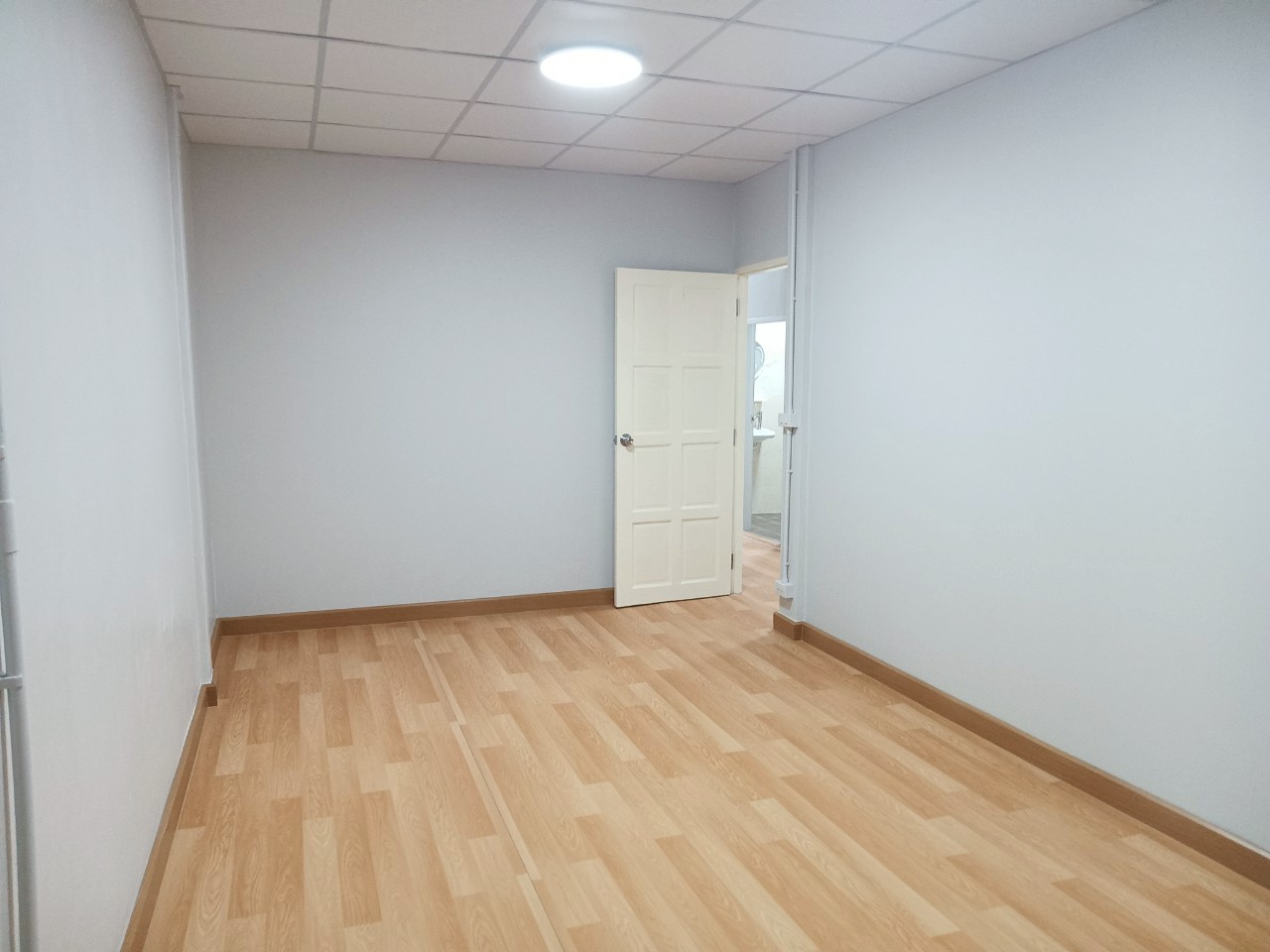 🚩H1257 vายทาวน์เฮ้าส์ 2ชั้น 20 ตร.วา อยู่หมู่บ้านอัมรินทร์นิเวศน์1 รีโนเวทใหม่ ห่างมหาวิทยาลัยเกริก 150 เมตร ใกล้เซ็นทรัล รามอินทรา 5นอน 2น้ำ เดินไปรถไฟฟ้าได้