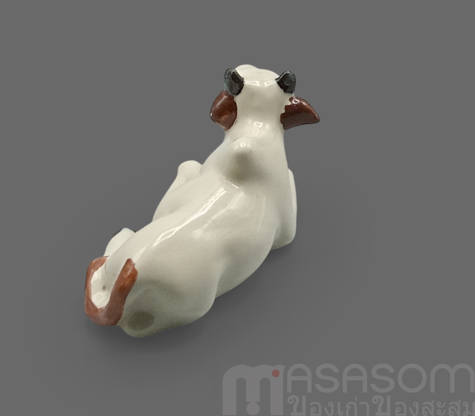 ตุ๊กตารูปวัวเซรามิค