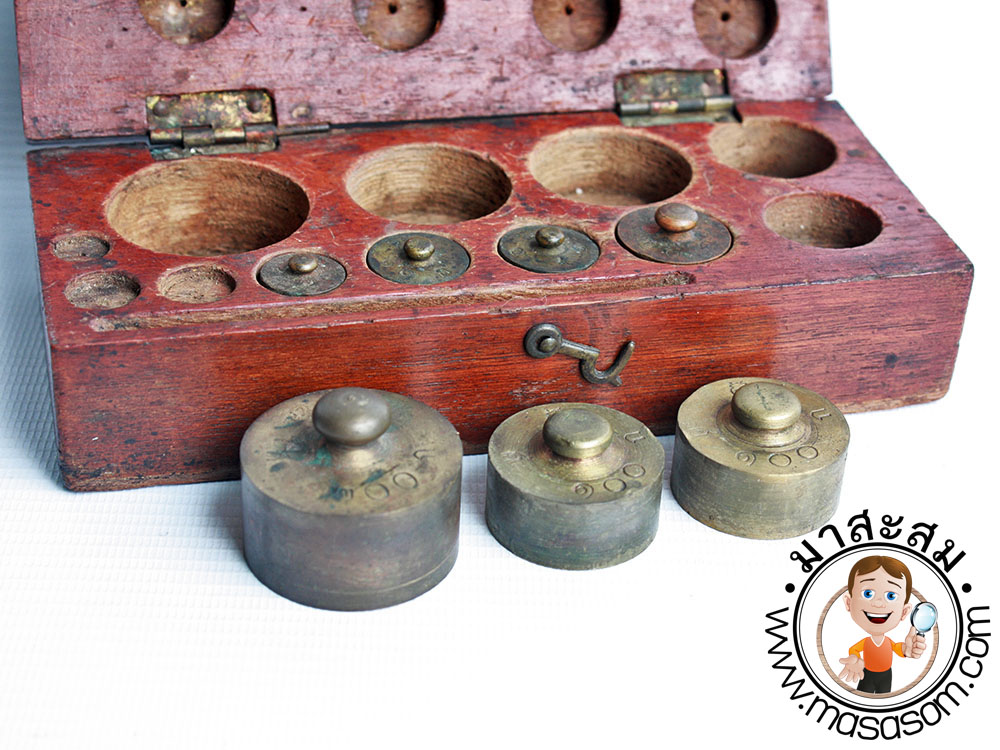 ชุดลูกตุ้มตาชั่งของเก่า