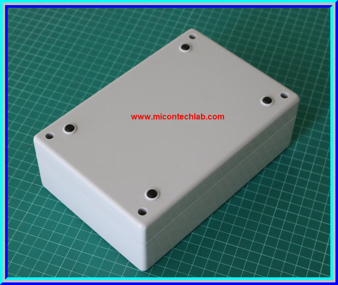 1x กล่องพลาสติกสีขาว B-04 ขนาด 130x190x65 มม.
