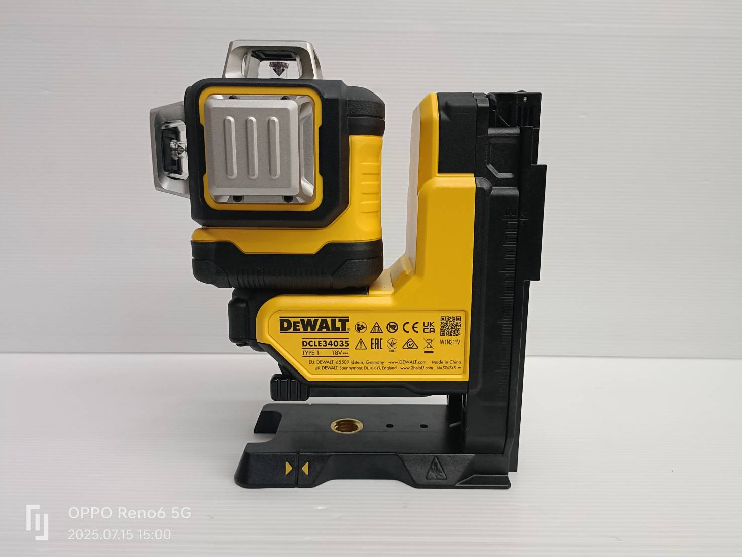 DEWALT รุ่น DCLE34035B-XJ เลเซอร์วัดระดับแบบ 3 เส้น 360 องศา 20V รุ่นรีโมทคอนโทรล