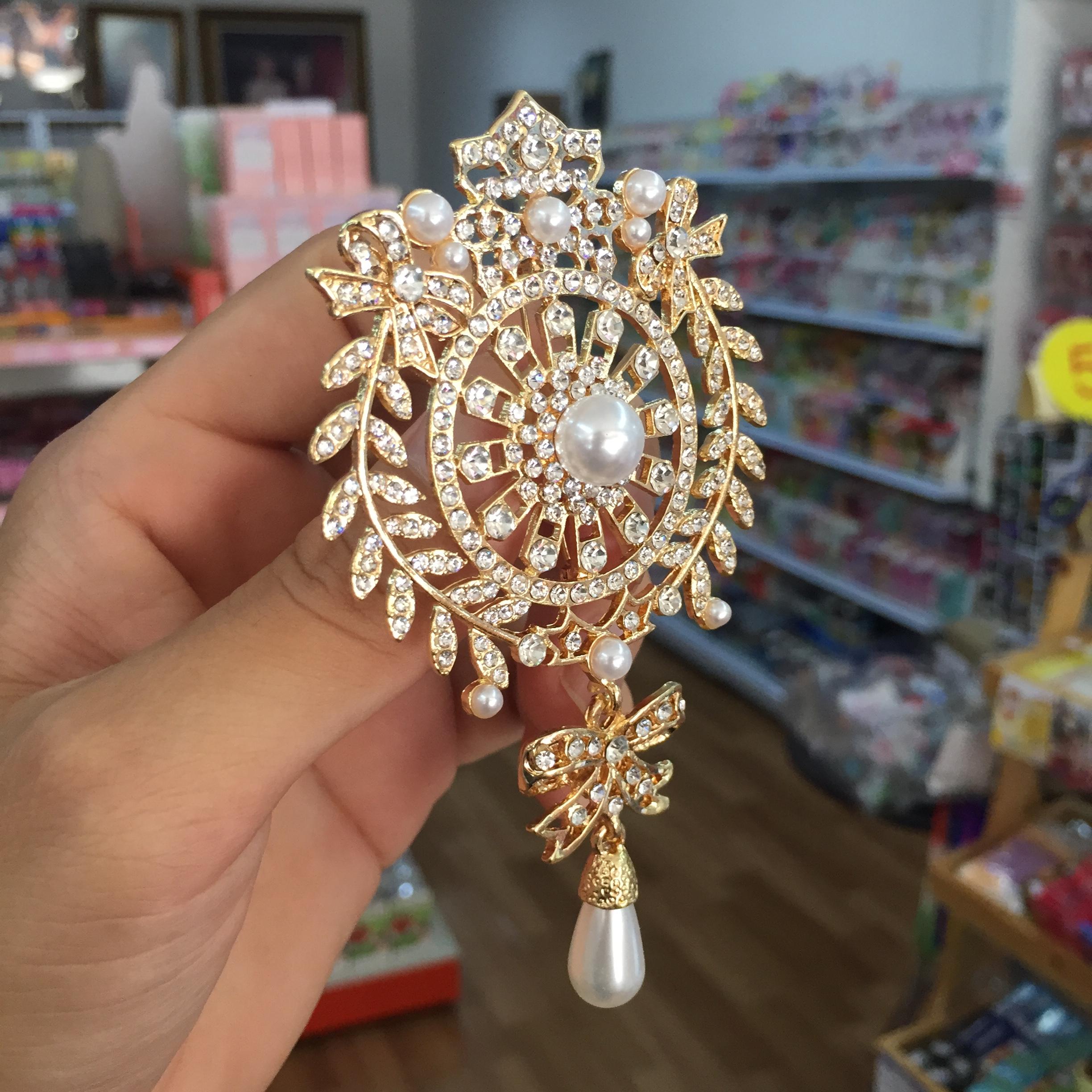 (พร้อมส่ง) เข็มกลัด 090 งานสวยมาก พรีเมี่ยมสุดๆ ส่งด่วนจาก จ.อุบลราชธานี