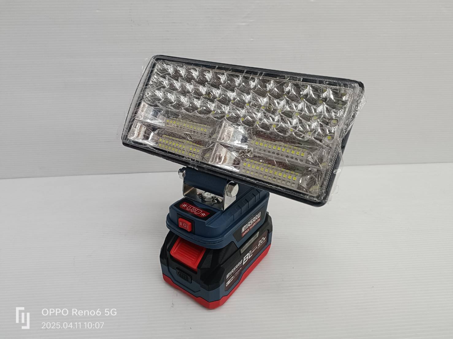 Masaru ไฟสปอร์ตไลท์ไร้สาย 8 นิ้ว 20V รุ่น SCLF-905 ปรับแสงได้ 2 ระดับ 90W สำหรับทำงานกลางคืน