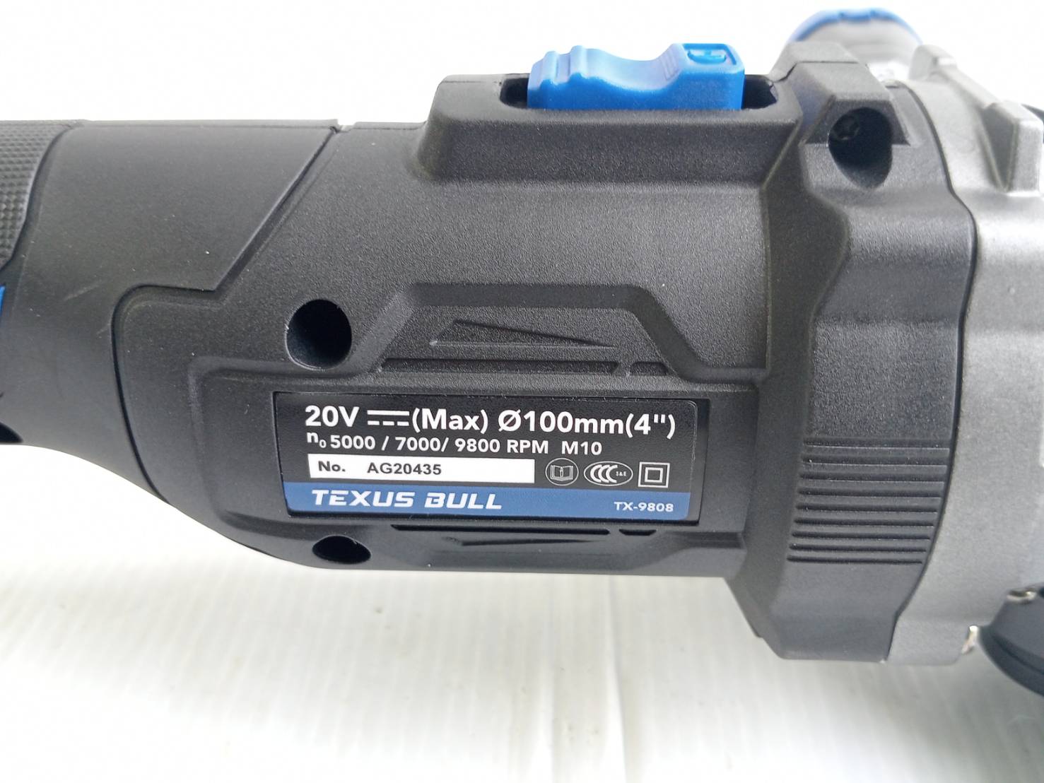 TEXUS BULL รุ่น TX-8241 ชุดสว่านกระแทกและเจียรมือไร้สาย 20V. พร้อมแบตเตอรี่ x4.0/6.0Ah