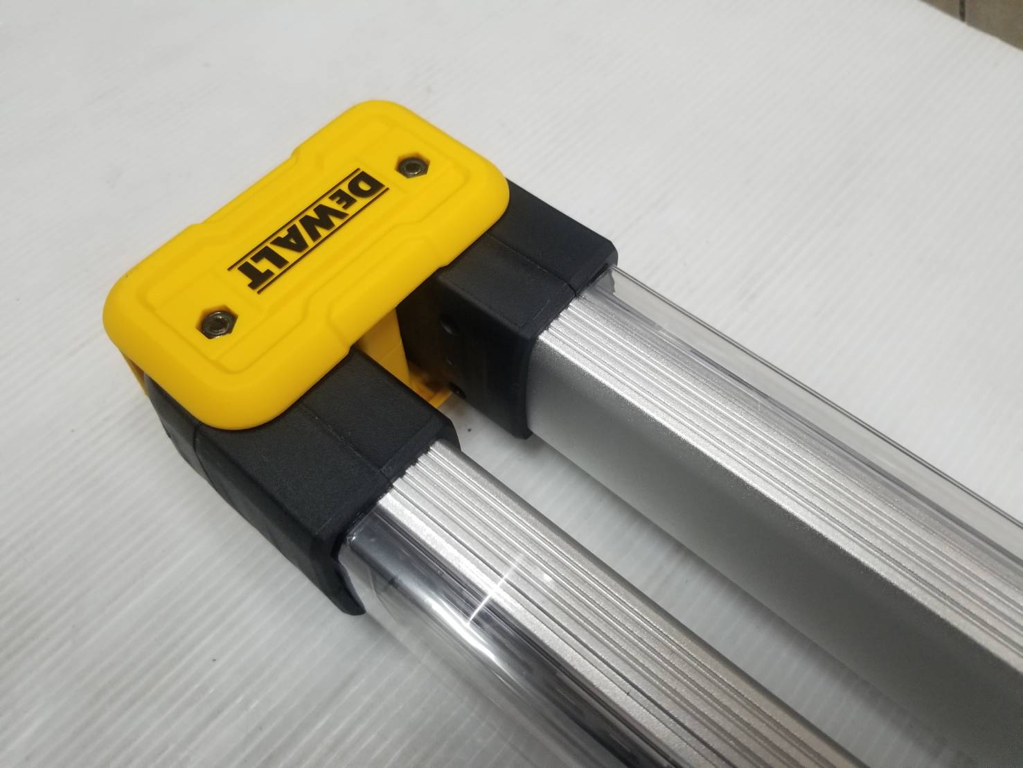 ไฟLED 12V-20V DCL045-XJ DEWALT