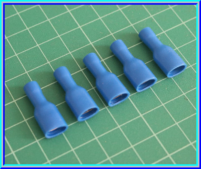 5x หางปลาตัวเมียหุ้มปลาย ขนาด 6.3 มม. สีน้ำเงิน