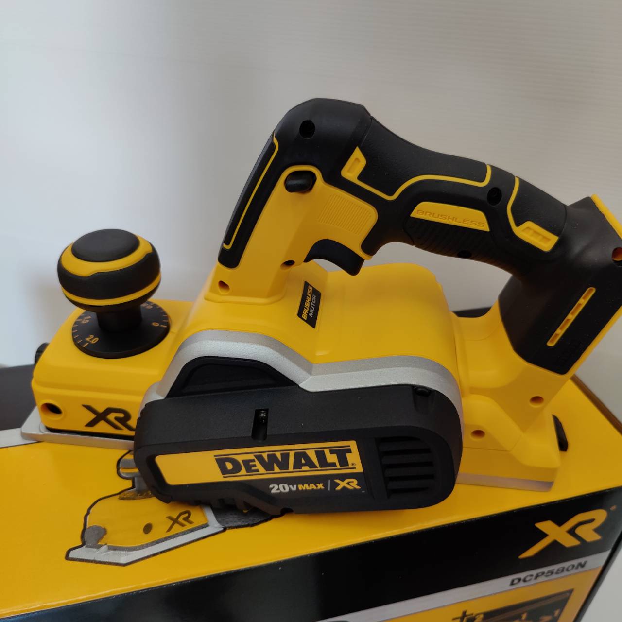 กบไสไม้ไร้สาย3" 20V DCP580N DEWALT