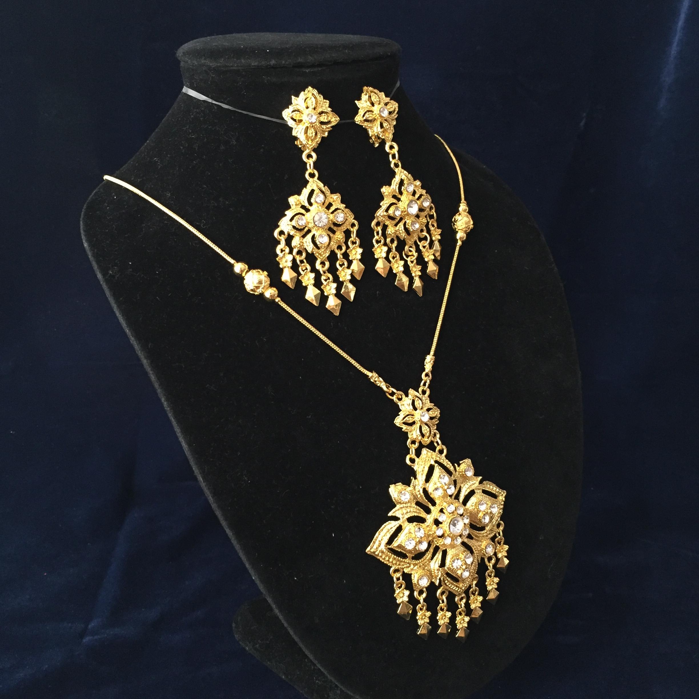 (พร้อมส่ง) เครื่องประดับไทยสร้อยคอ+ต่างหู 028