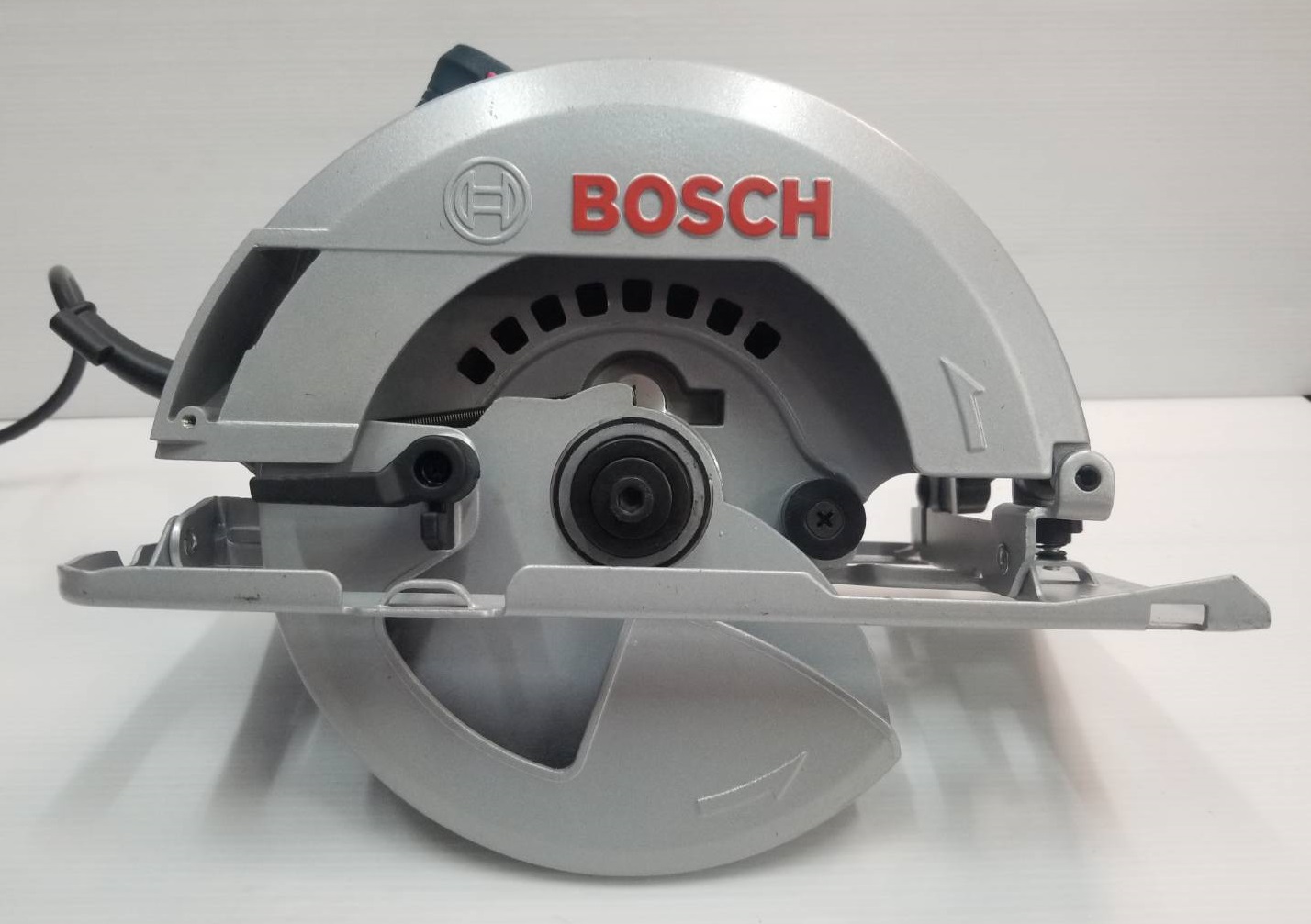 เลื่อยวงเดือน7" GKS140 BOSCH 06016B30K1