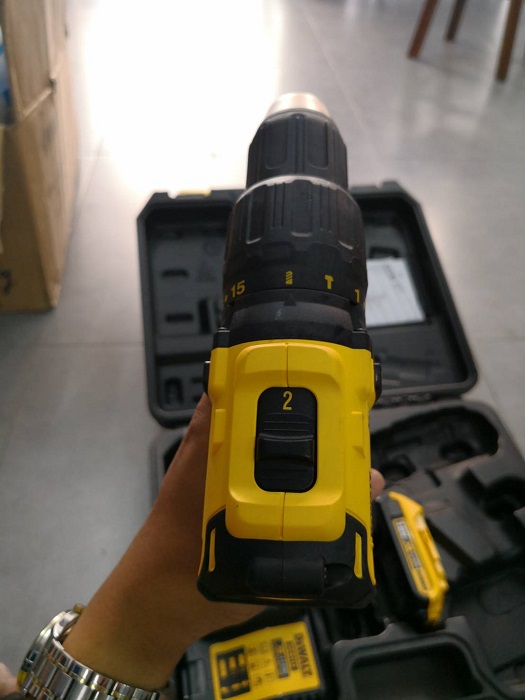 สว่านกระแทกไร้สาย18V DCD778D2 DEWALT