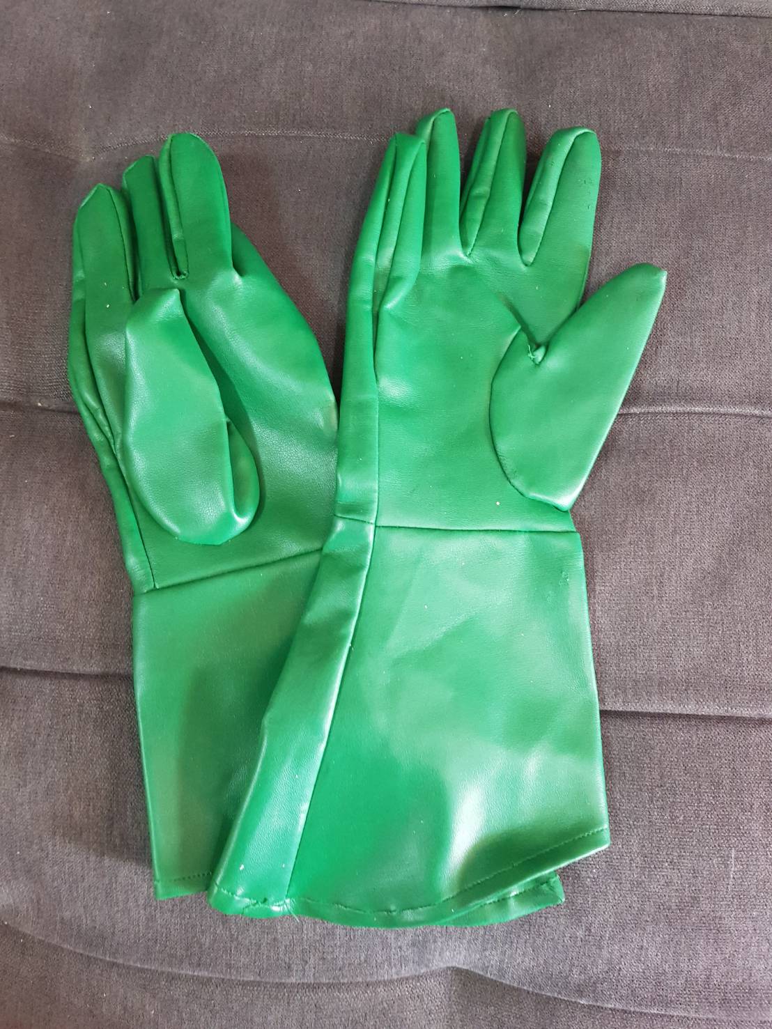 ชุดไอ้มดแดง