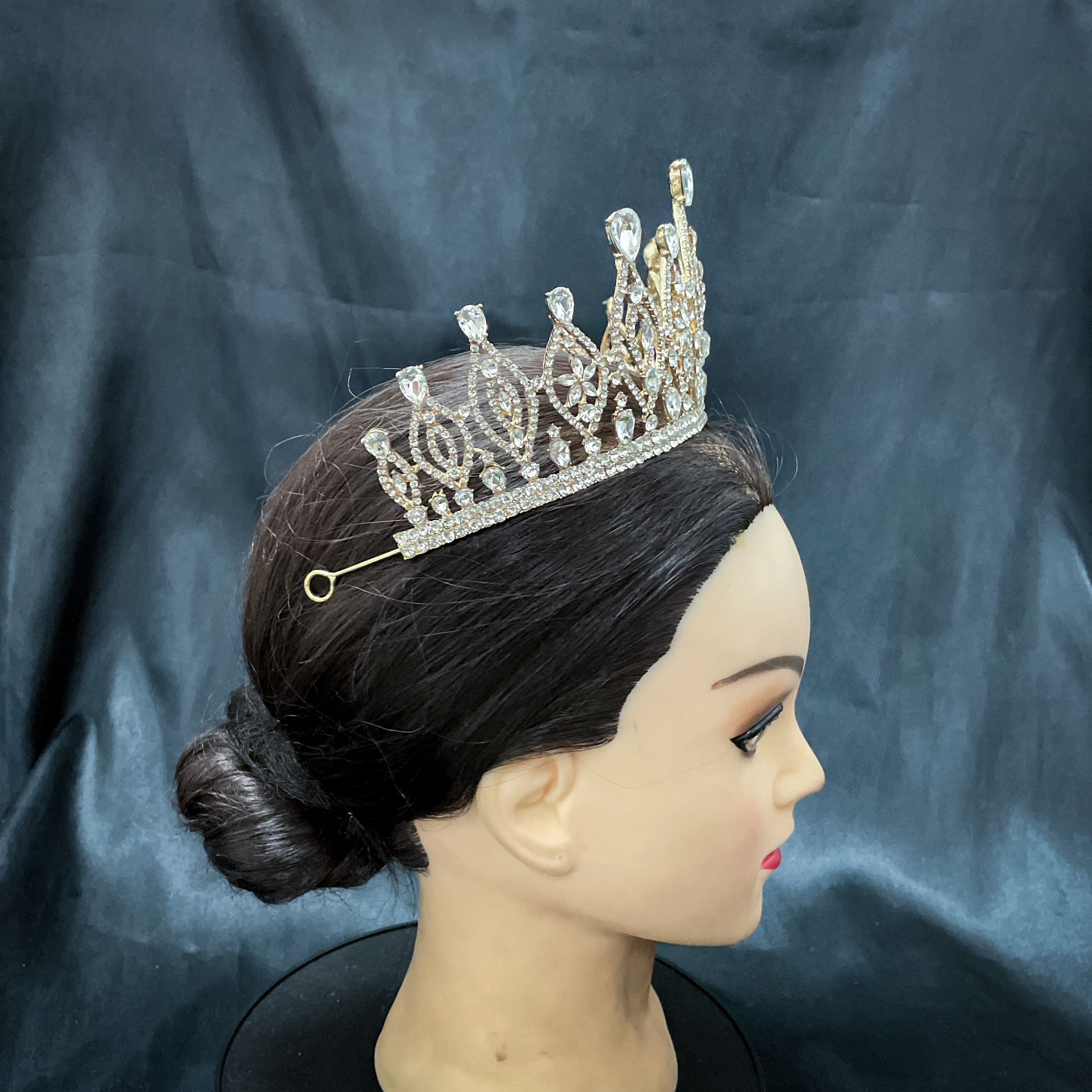 (พร้อมส่ง) เทียร่า 015 สีทอง มงกุฎนางงาม มงกุฎประกวด เทียร่าเจ้าสาว งานสวย ปราณีต QCเพชรทุกเม็ด สินค้าพร้อมส่งจากไทย