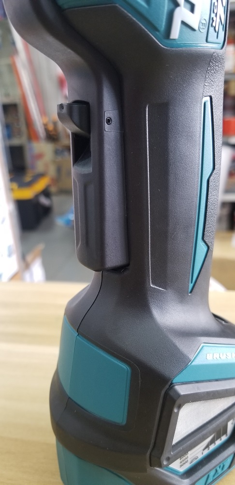 หินเจียรไร้สาย4" DGA418ZU MAKITA