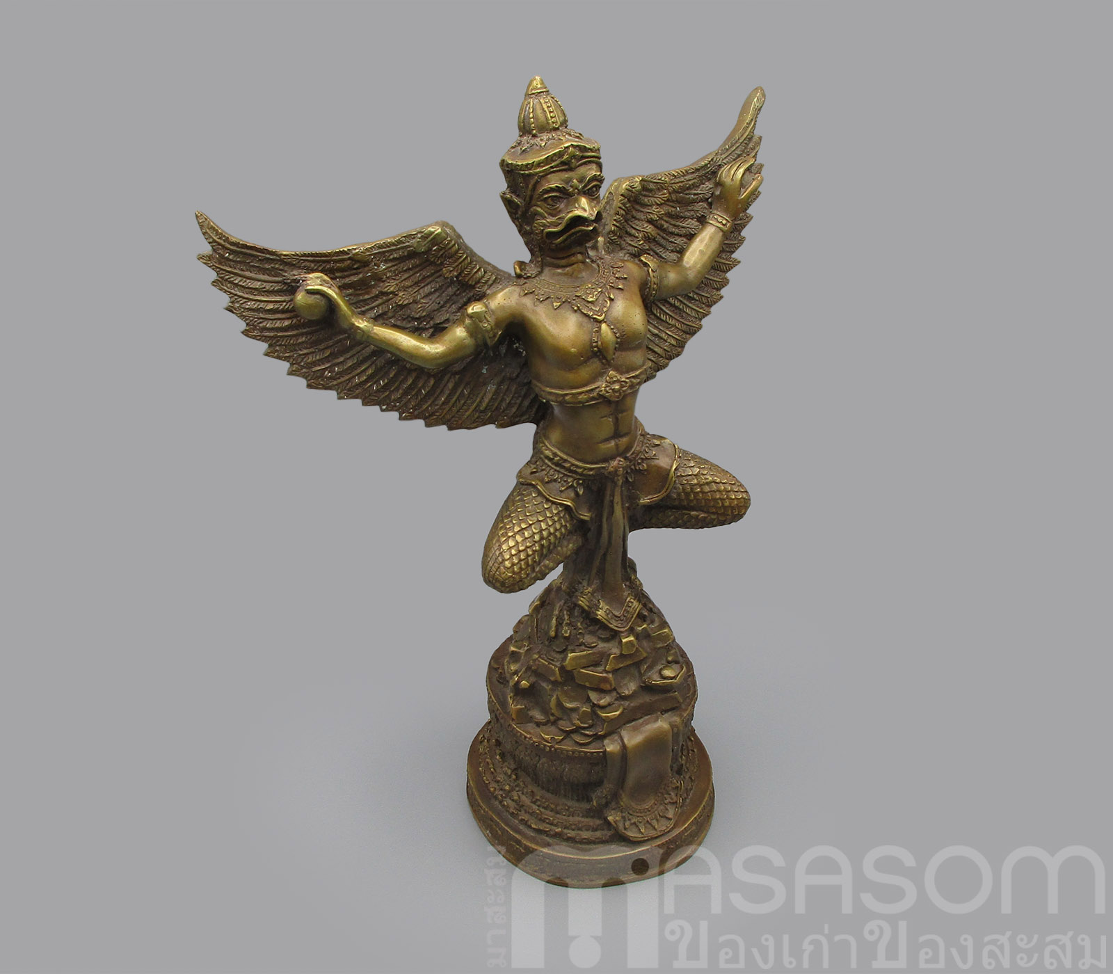 พญาครุฑเหยียบเงินทอง