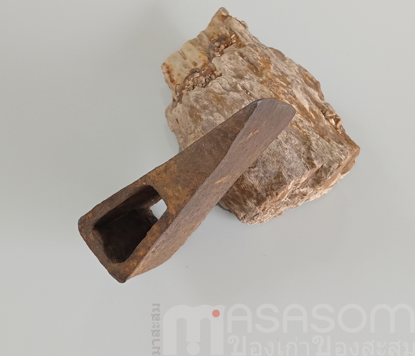 ขวานเหล็กโบราณ