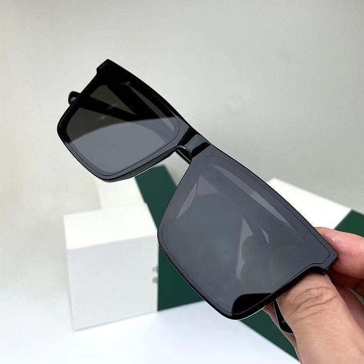 แว่นตากันแดด แฟชั่น ทรงเหลี่ยม พรีเมี่ยม ใส่ได้ทุกรูปหน้า สำหรับผู้ใหญ่ Unisex (ไม่มีกล่อง) ส่งด่วนจาก จ.อุบลราชธานี