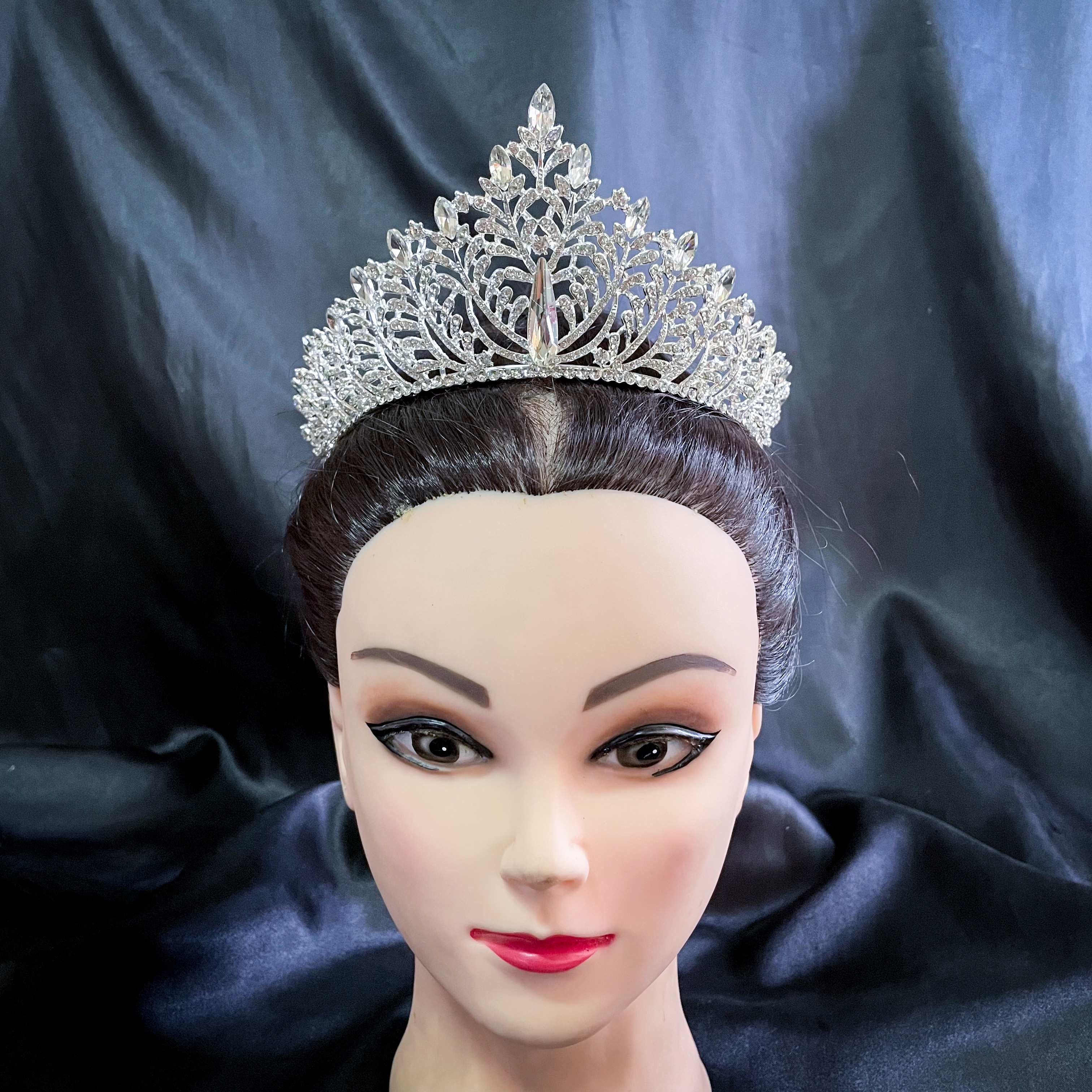 (พร้อมส่ง) เทียร่า 301 สีเงิน มงกุฎนางงาม งานสวย ปราณีต QCเพชรทุกเม็ด สินค้าพร้อมส่งจากไทย