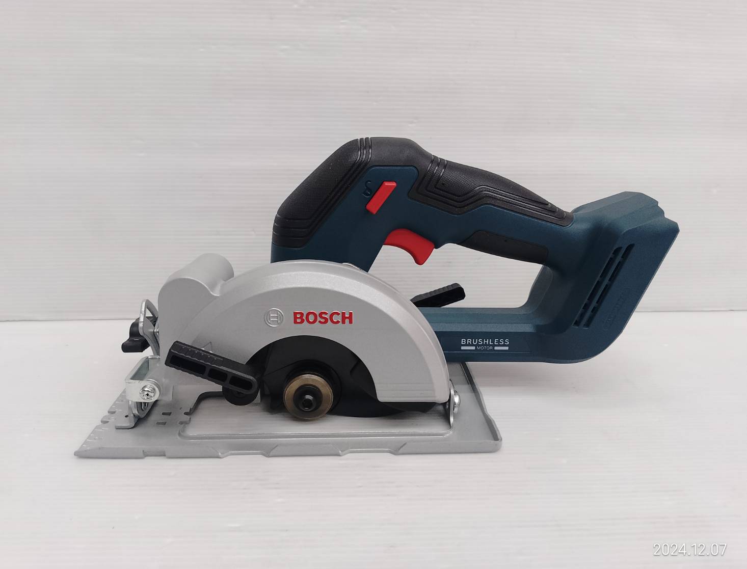 BOSCH เลื่อยวงเดือน5" 18V GKS18V-44 06019M30L0