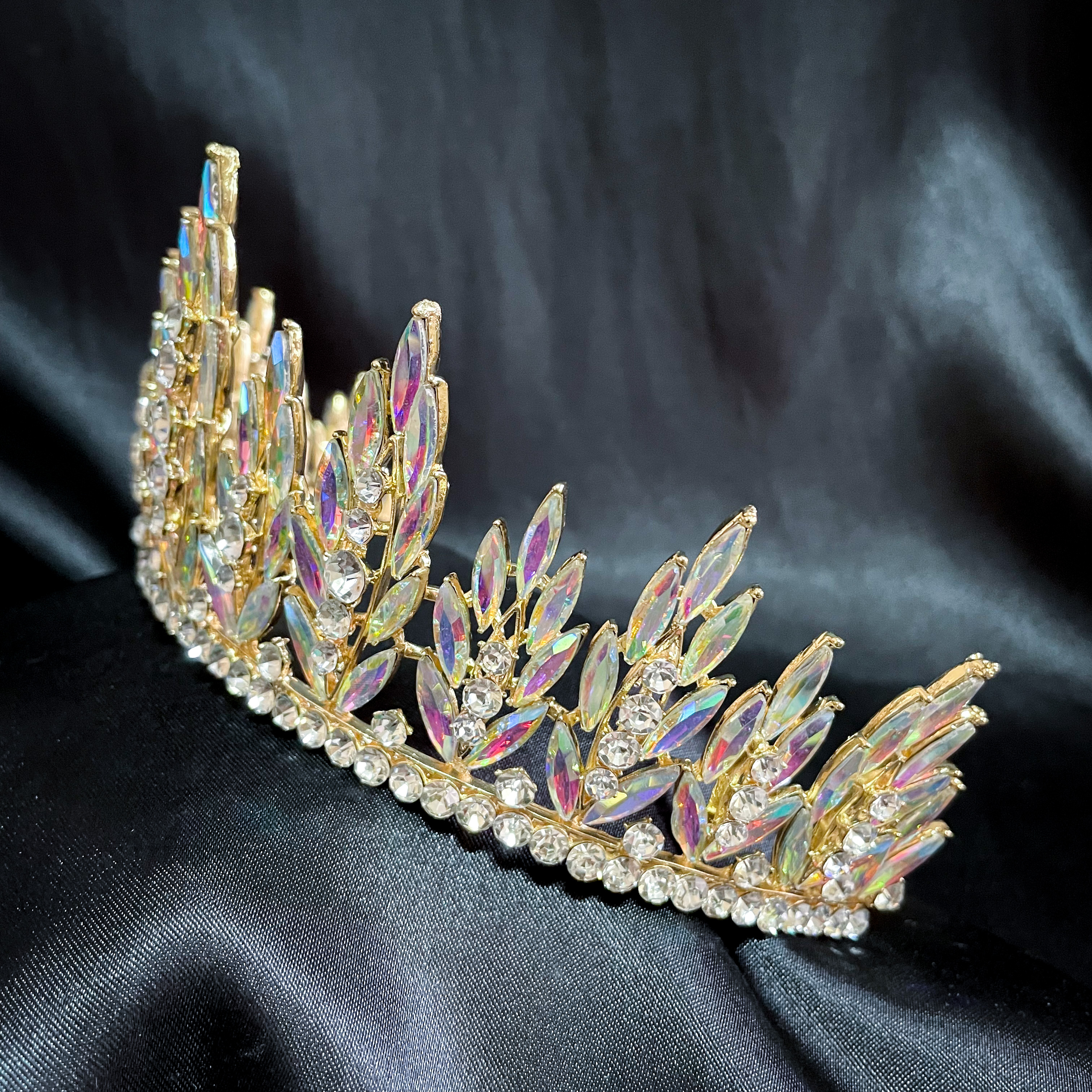 (พร้อมส่ง) เทียร่า 320 สีรุ้ง มงกุฎนางงาม มงกุฎเจ้าหญิง งานสวย ปราณีต QCเพชรทุกเม็ด สินค้าพร้อมส่งจากไทย