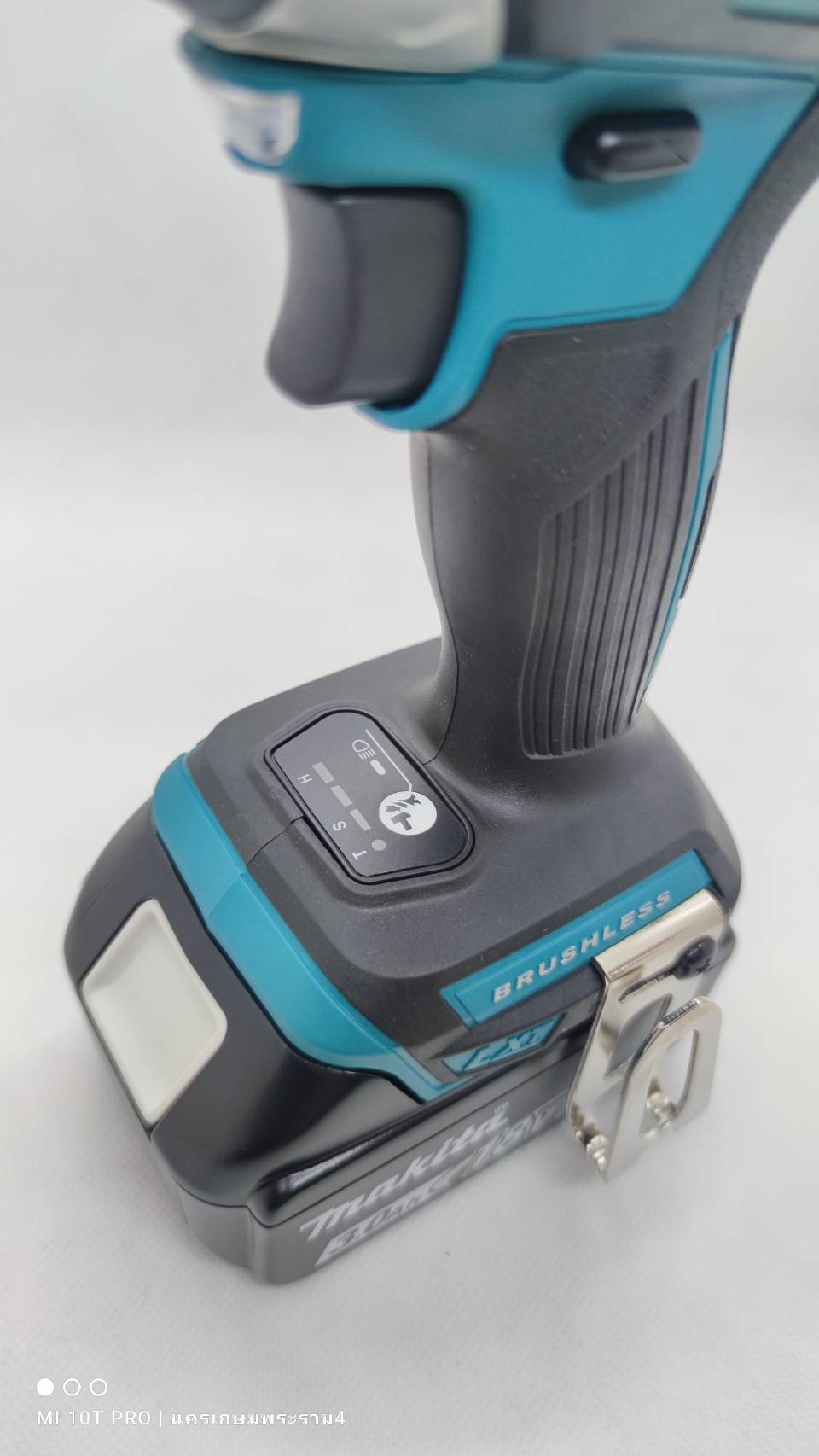 ไขควงกระแทกไร้สาย1/4 DTD154RFE MAKITA