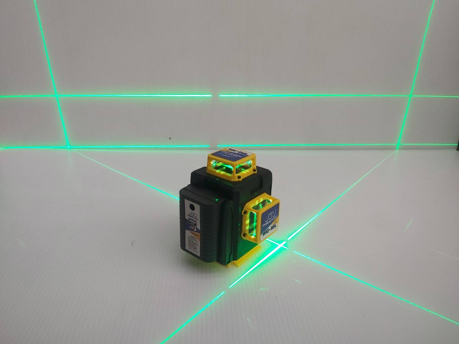 MARATHON WG-16L เครื่องวัดระดับเลเซอร์ แสงสีเขียว 16 เส้น (รวมขาตั้ง)