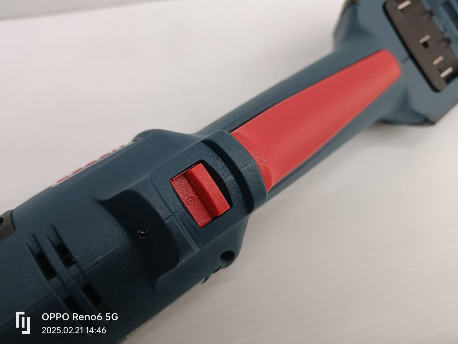 ประแจด้ามฟรี3/8" 18V GRC18V-60 BOSCH 06019N8080