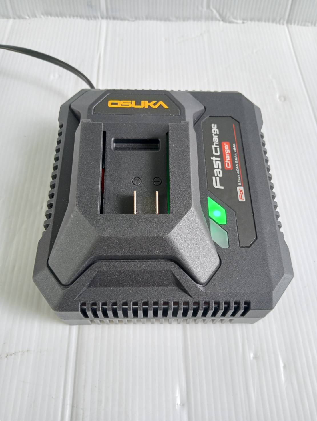 แท่นชาร์จแบตเตอรี่ Fast Charge 2.0A OSCBC104 OSUKA