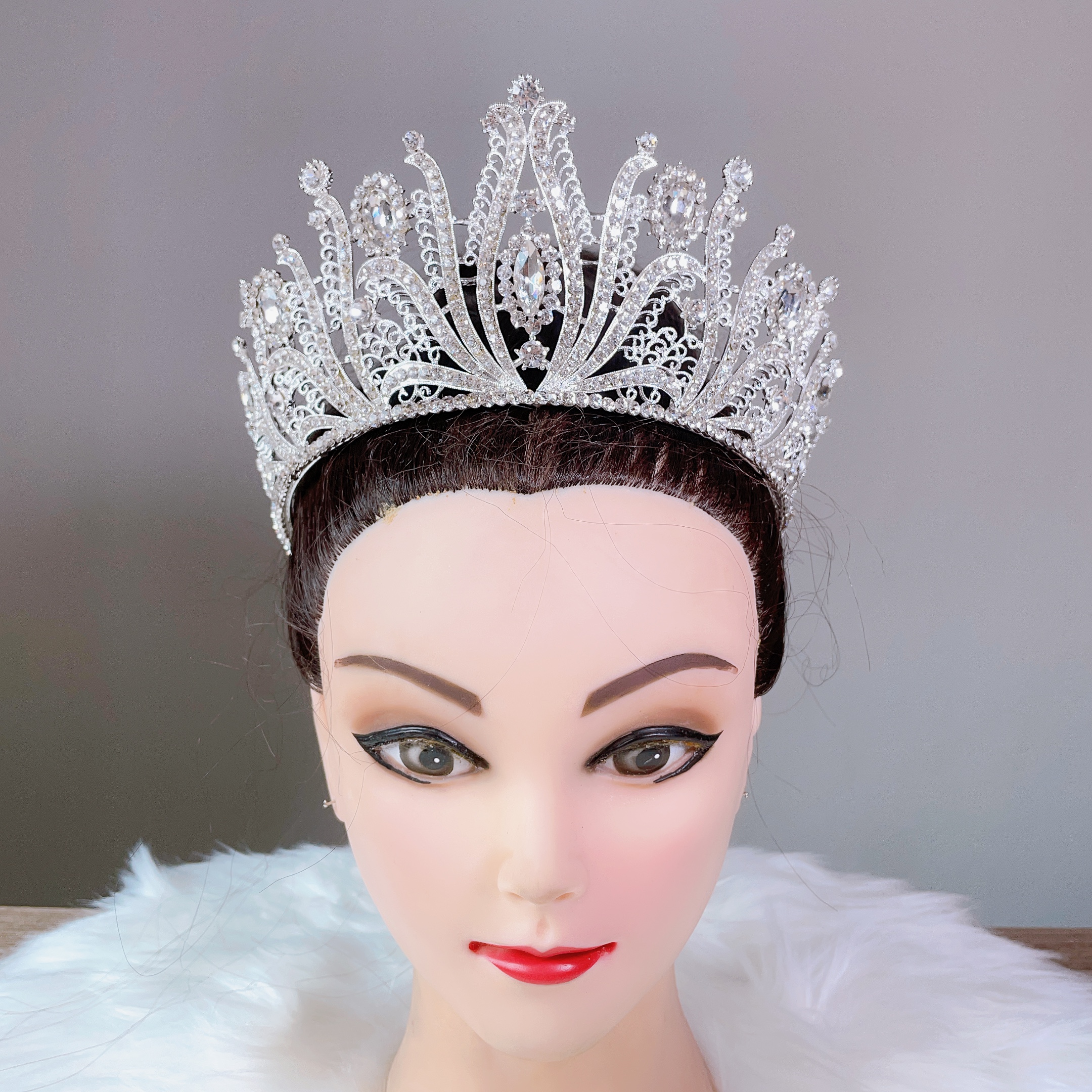 (พร้อมส่ง) เทียร่า 395 สีเงิน มงกุฎนางงาม มงกุฎเจ้าสาว มงกุฎเพชร งานพรีเมี่ยม สินค้าพร้อมส่งจากไทย