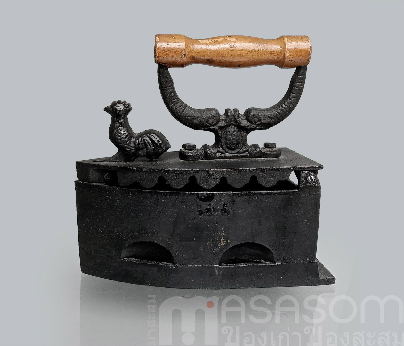 เตารีดหัวไก่เหล็กหล่อเก่ายุโรป