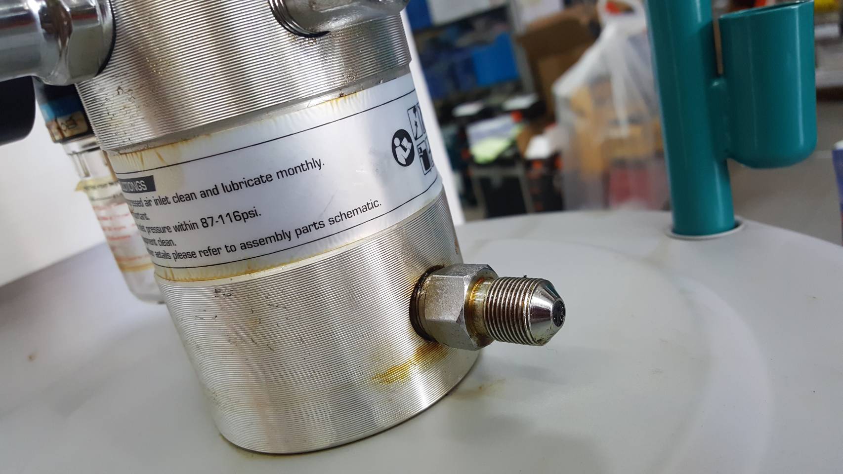 ถังอัดจารบี30ลิตร THT118302 TOTAL