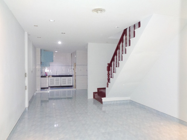 🚩 H1258 ขายทาวน์เฮ้าส์ รีโนเวทใหม่ทั้งหลัง หมู่บ้านจินดาทาวน์ ซอยคู้บอน 27 แยก 58 รามอินทรา ต่อเติมระเบียงหลังบ้าน ใกล้ตลาดสด ถนนหน้าบ้านกว้าง