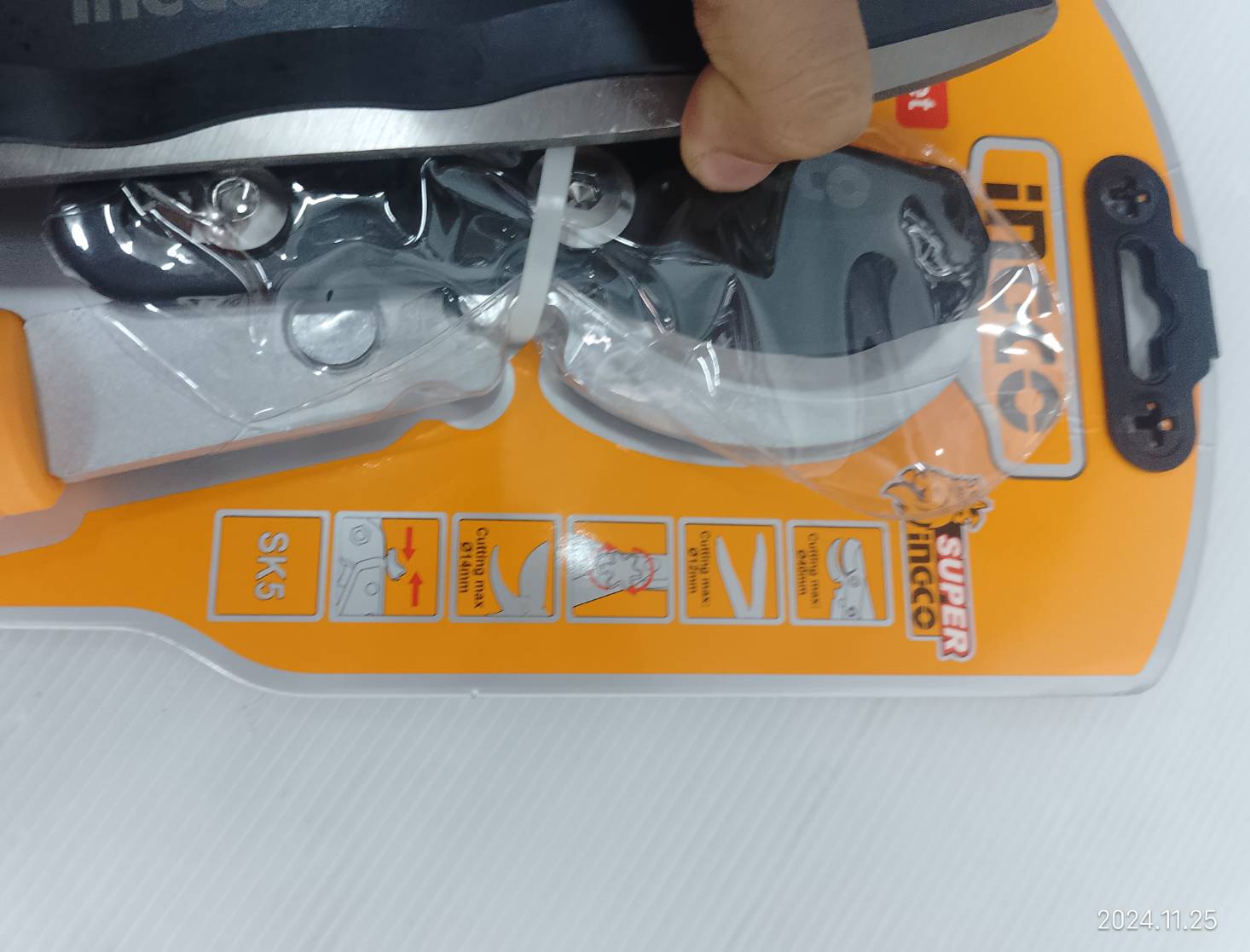 INGCO ชุดกรรไกรตัดกิ่ง 3 ชิ้น HLT93301