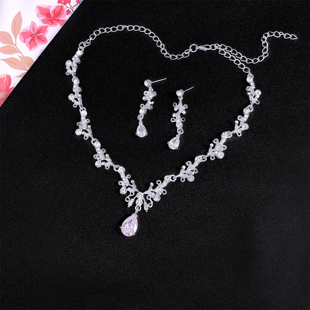 SET002 เครื่องประดับ 3 ชิ้น มงกุฎ สร้อยคอ ต่างหู จัดเซทสวยงาม สินค้าพร้อมส่งจากไทย
