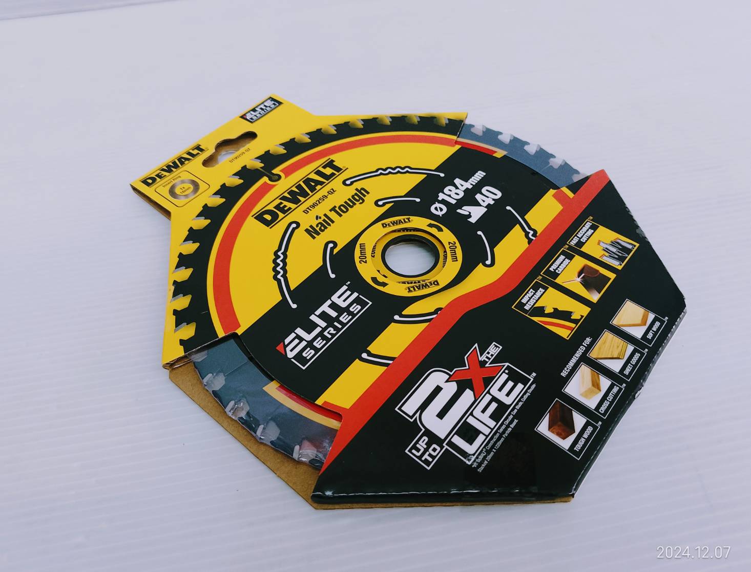 ใบเลื่อยวงเดือน7"X40T DEWALT DT90259