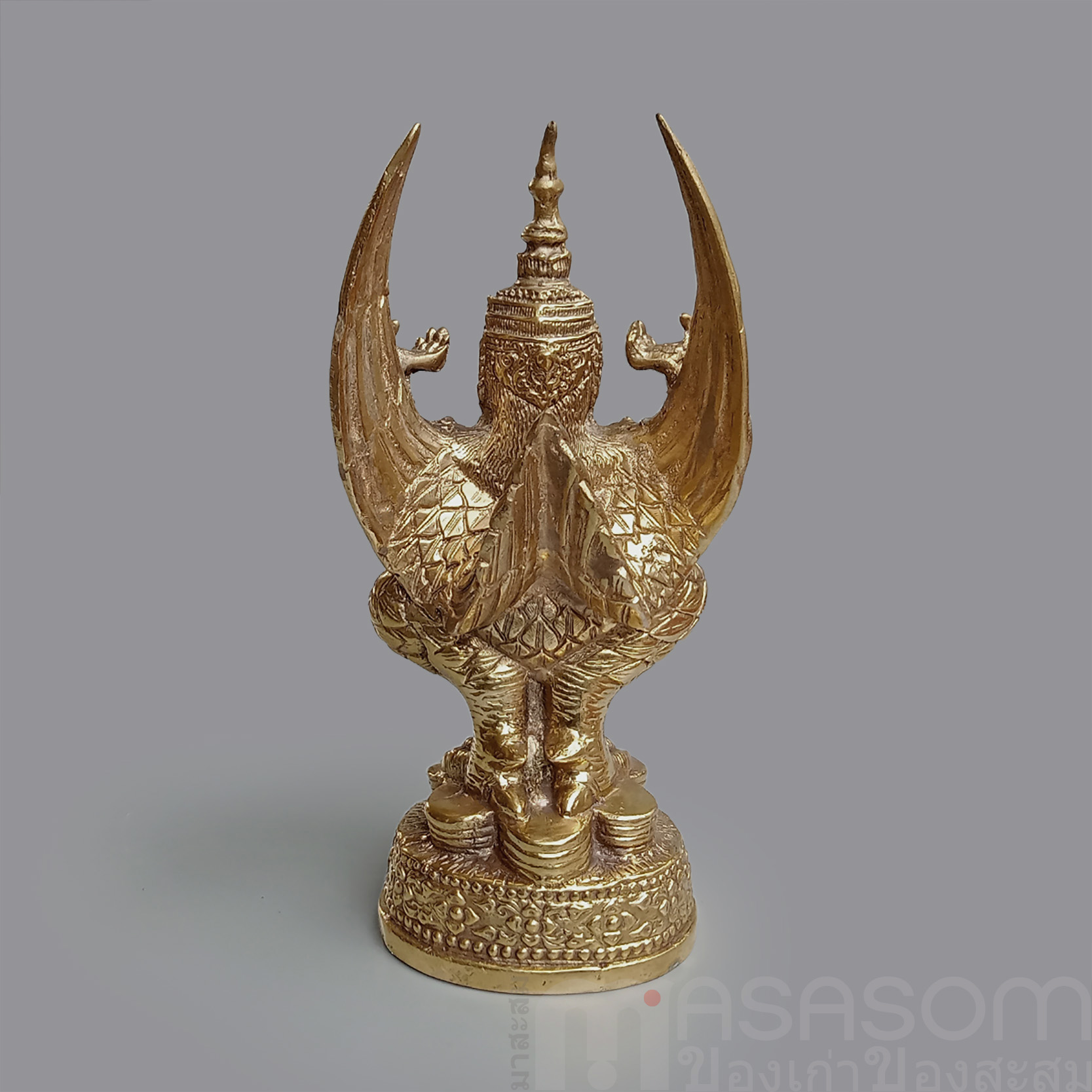 พญาครุฑเหยียบเงินทอง