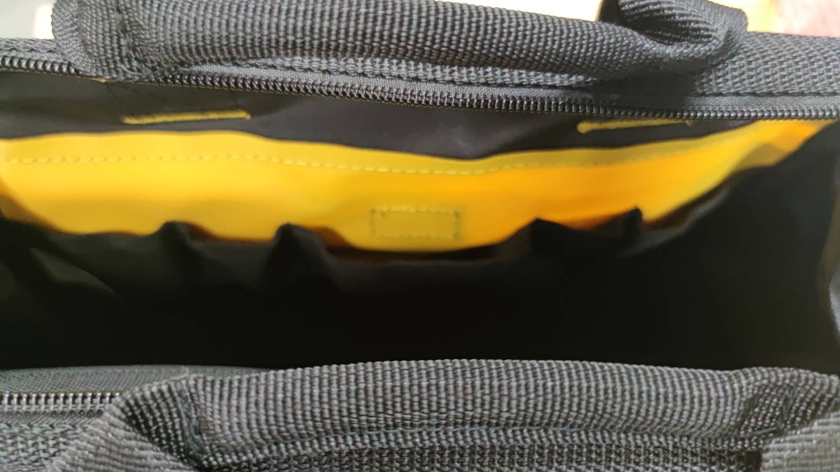 กระเป๋าเครื่อง12" แบบถือ STANLEY #93-330