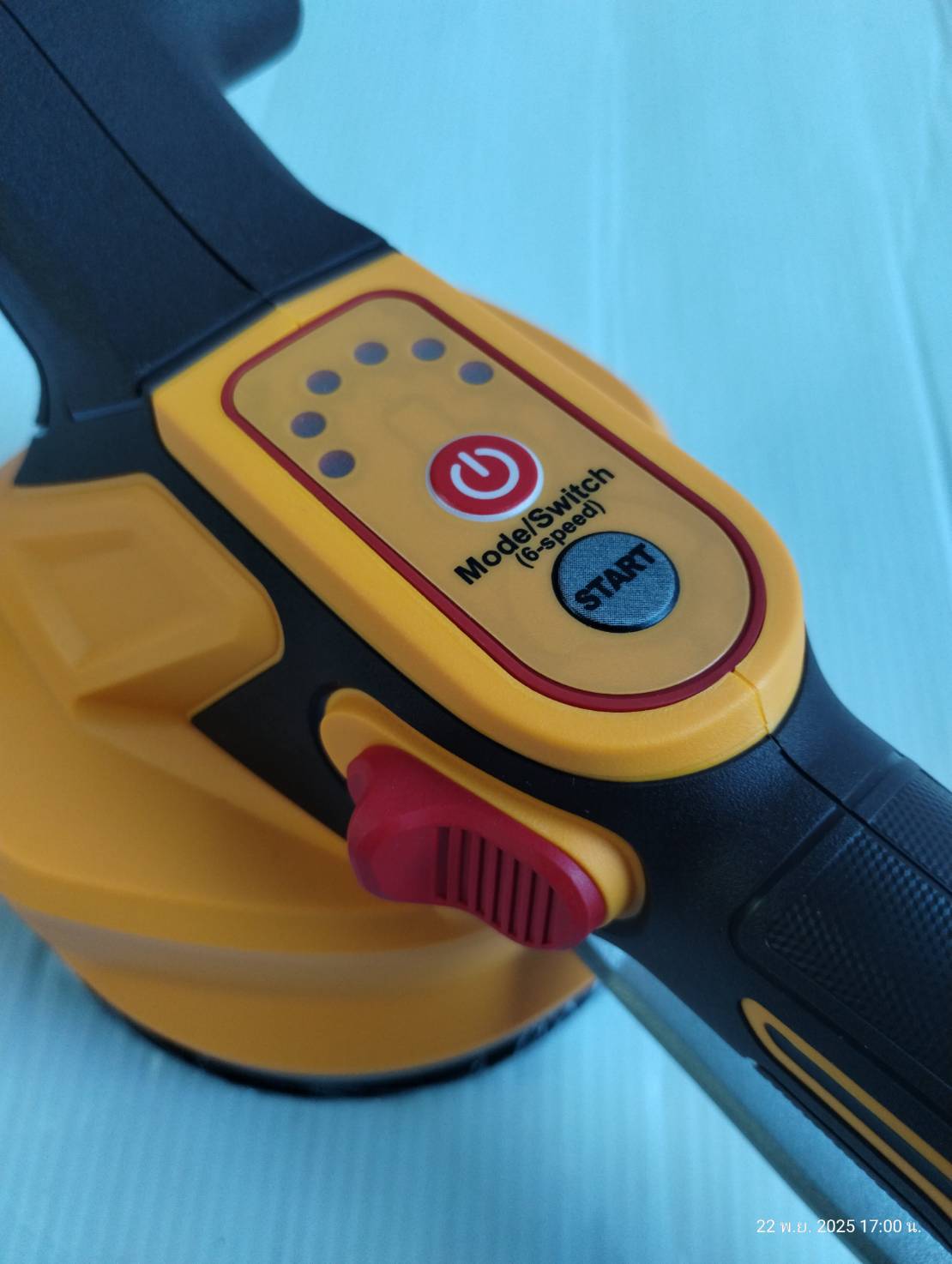 INGCO เครื่องดูดสั่นกระเบื้องไร้สาย รุ่น CTVLI2001