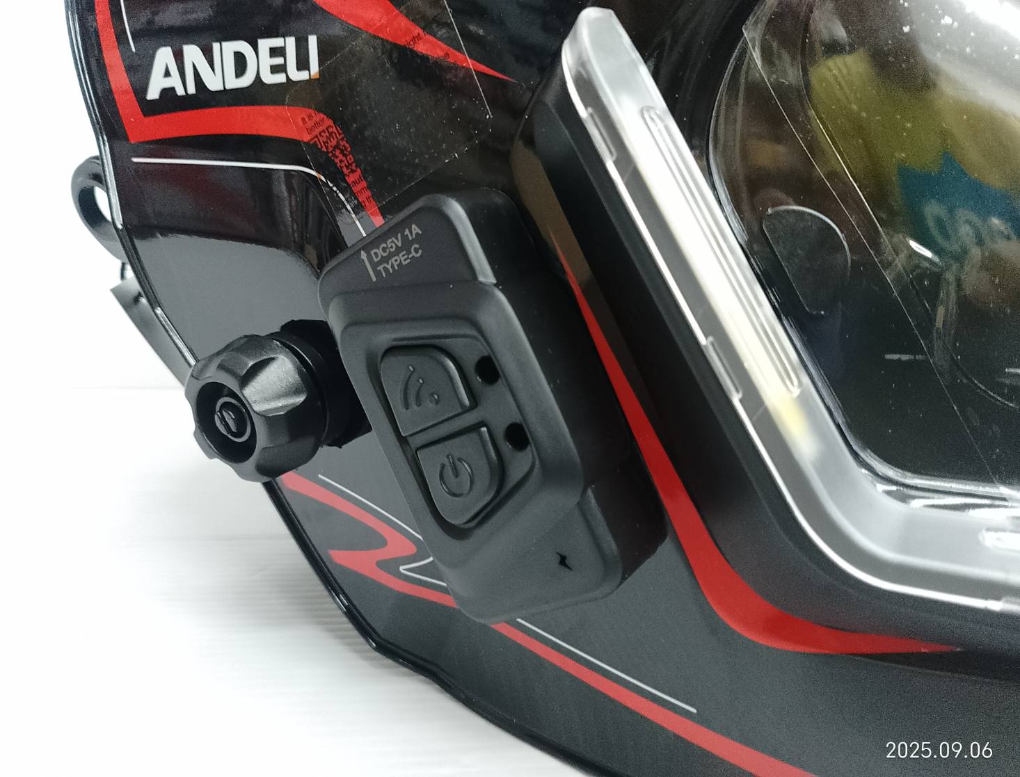 ANDELI หน้ากากเชื่อมอัตโนมัติ ให้สีจริง ปรับเฉดได้ พร้อมไฟ LED ทันสมัยแบตเตอรี่ชาร์จไฟได้ MONER-950L 142-1031