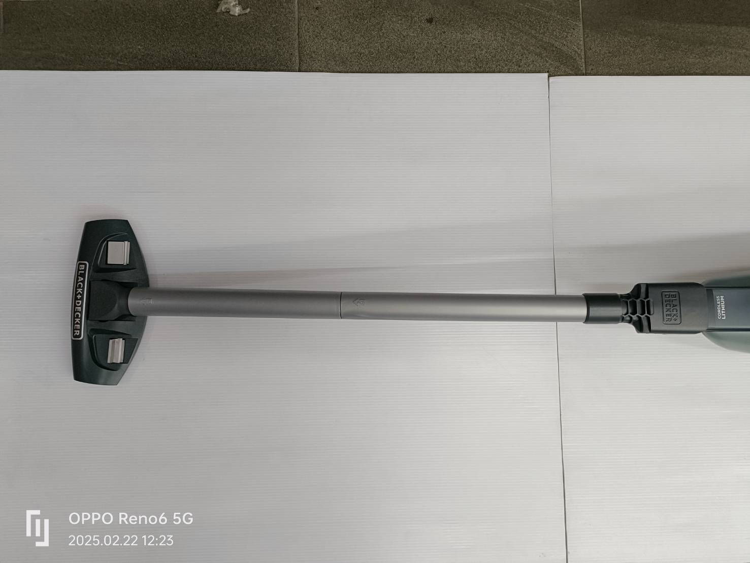 เครื่องดูดฝุ่นมือถือไร้สาย 20V BCHV001D1E-B1 BLACK&DECKER