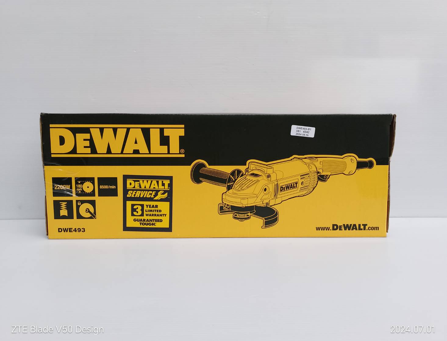 หินเจียรไฟฟ้า 7 นิ้ว 2200W DWE493 DEWALT