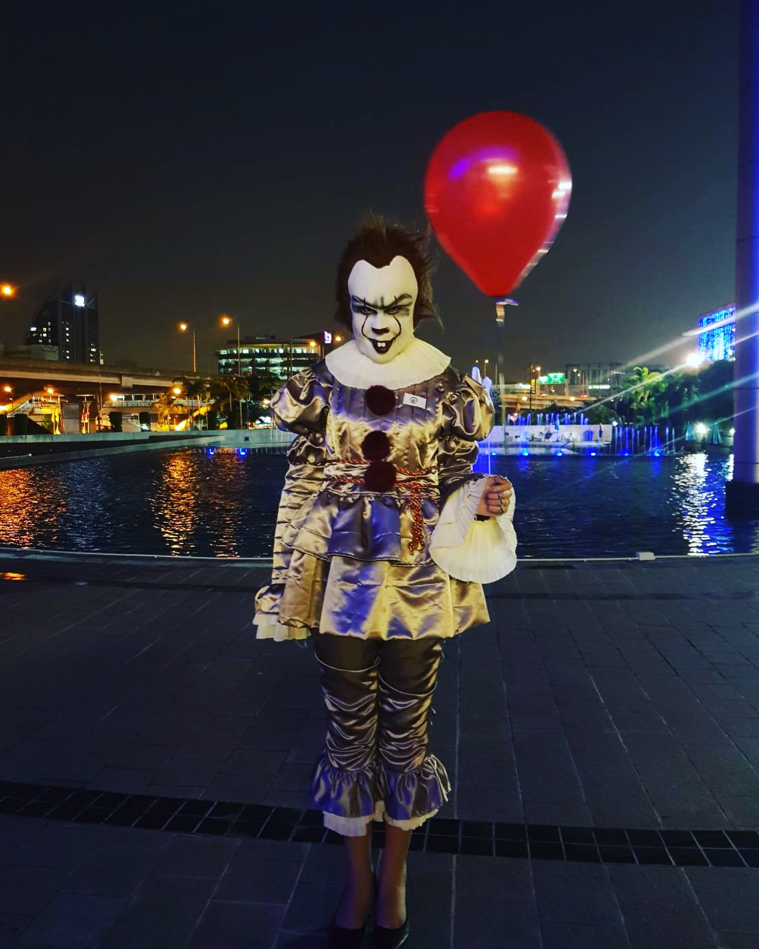 ชุดตัวตลกผี