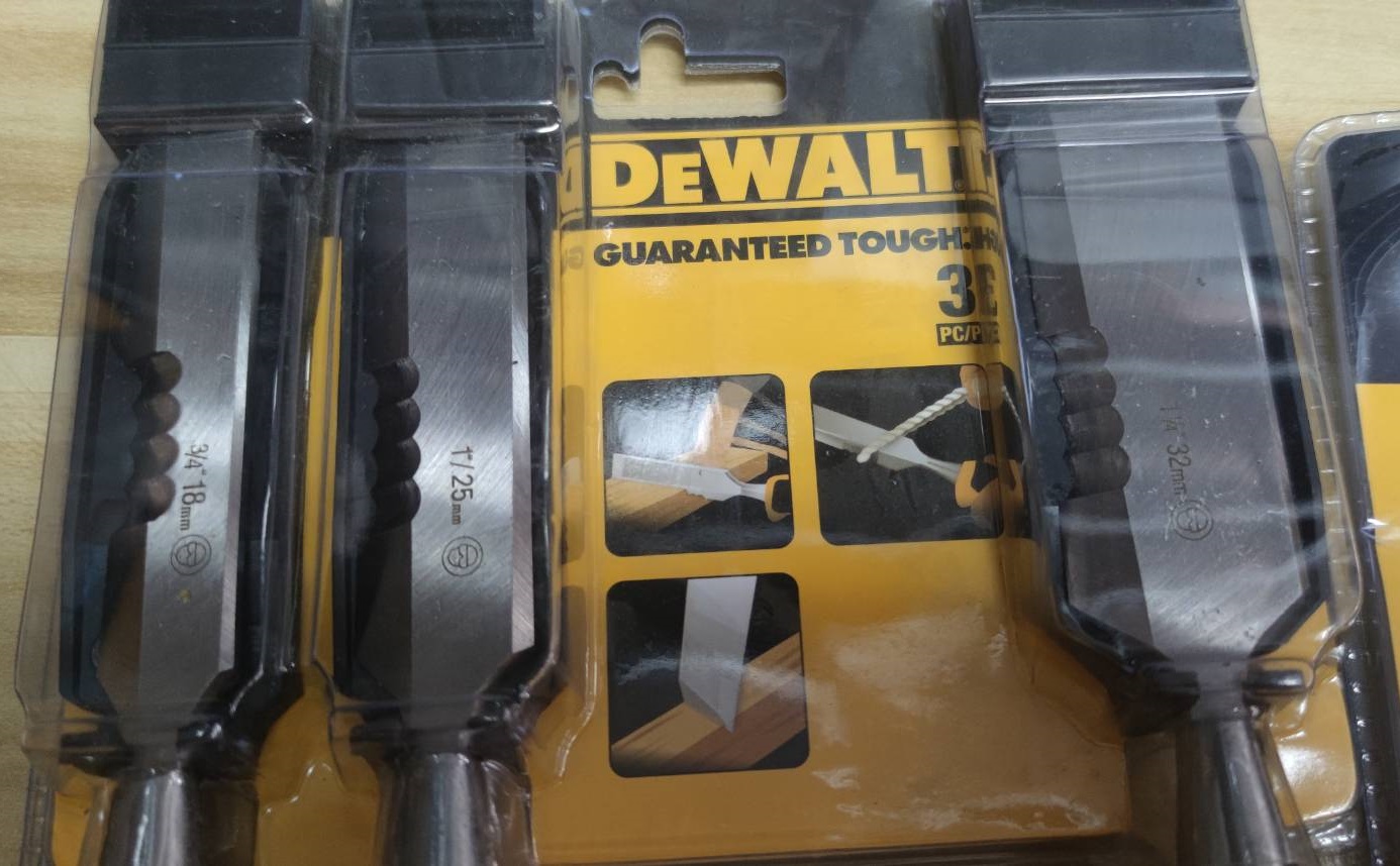 ชุดสิ่ว 3 ชิ้น DWHT0-16148 ขนาด 18,25,32 mm. DEWALT