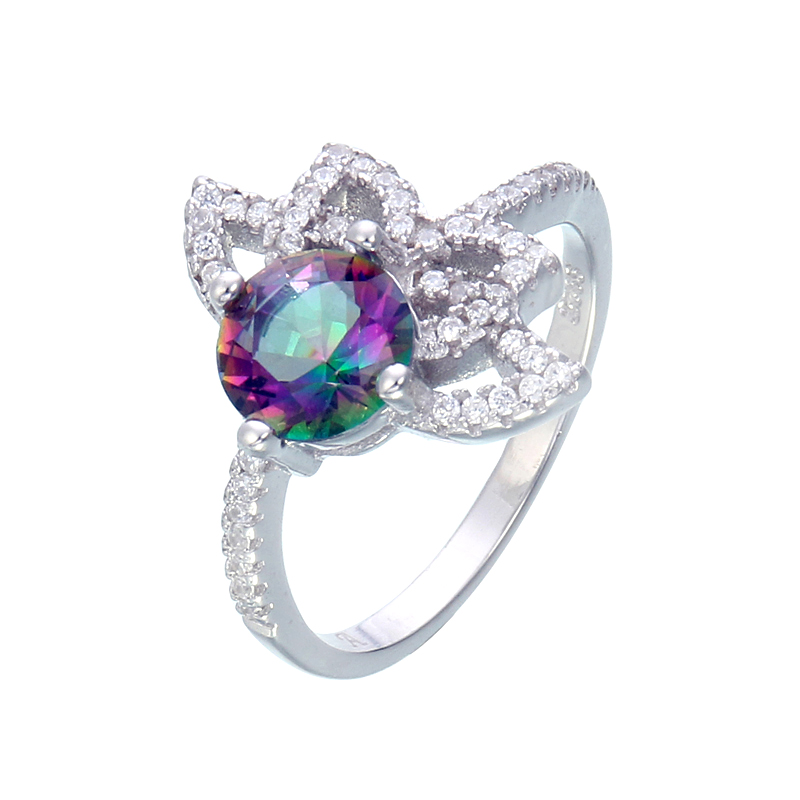 แหวนทองคำขาว ประดับเพชร CZ แหวนพลอยทรงกลมเหลี่ยมเกสรสีรุ้ง บ่าประดับเพชรเรียงแถว ดีไซน์สวยเพิ่มความโดดเด่นให้กับเรียวนิ้ว