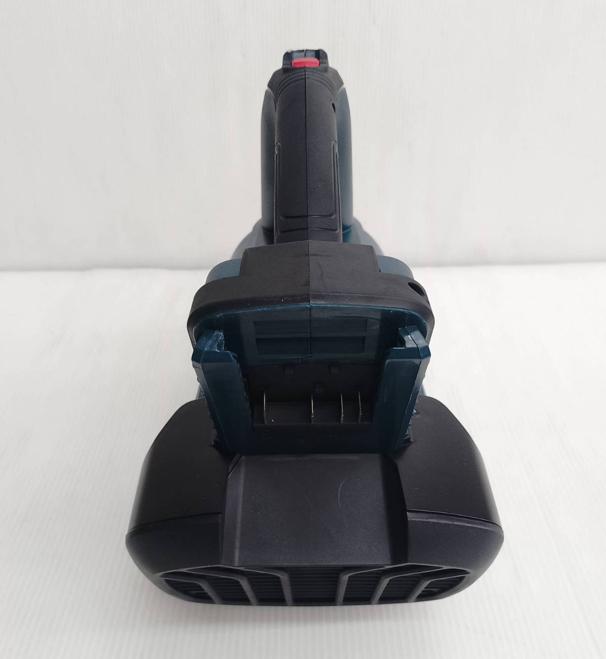 เครื่องเป่าใบไม้ GBL18V-750 BOSCH SOLO