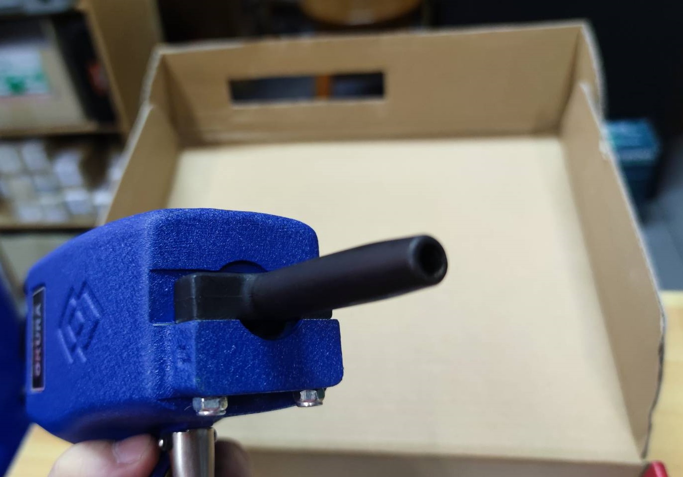 ปืนถอนตะปูใช้ลม C-OK-NP50 OKURA