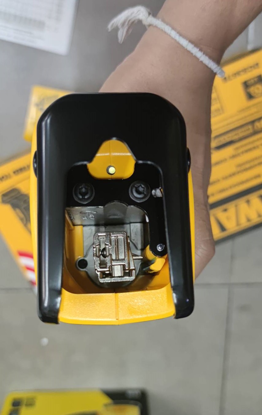 เซเบอร์20V DCS367B DEWALT (ตัวเปล่า)