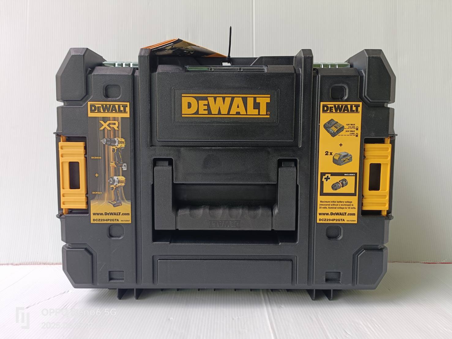 DEWALT รุ่น DCZ294P2GTA-B1 ชุดคอมโบ้สว่านกระแทกและบล็อกกระแทกไร้สาย