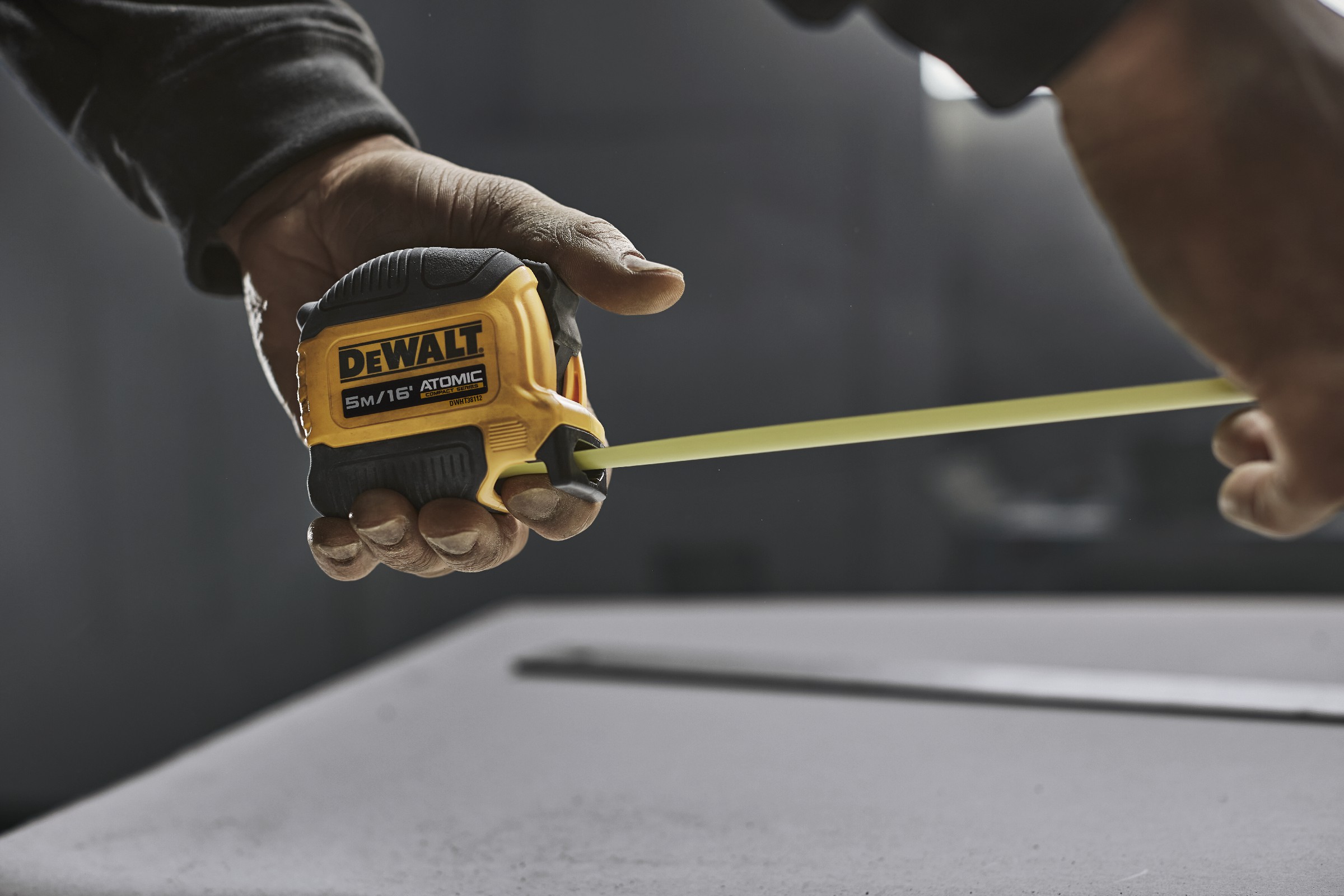 ตลับเมตร5เมตร ATOMIC DWHT38112 DEWALT